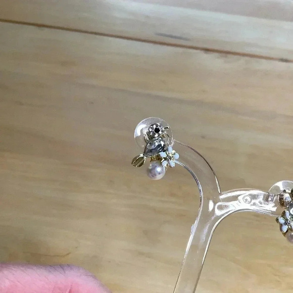 Dainty Gold Tone Bird & Flower Pearl Stud Earrings - Picture 6 of 9